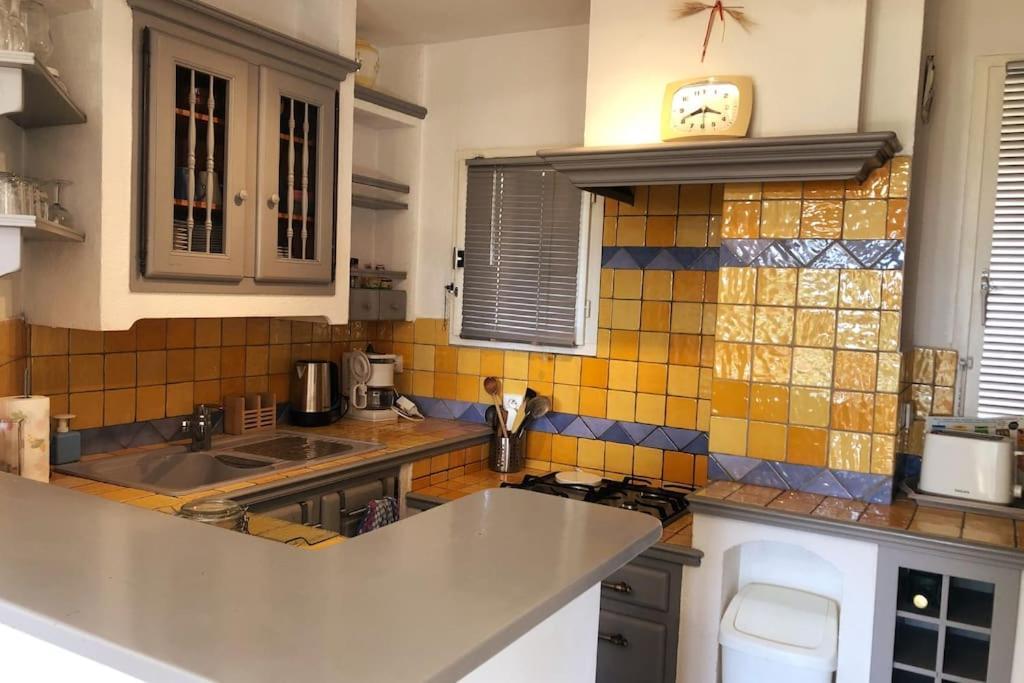 Appartement 60M2 - 2 Chambres A Une Minute Des Plages, Parking Prive Sausset-les-Pins Exteriör bild